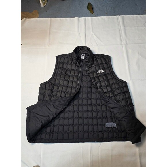 New The North Face Men’s Black Vest QUILTED Puffer Circular Design Men's Sz 2XL - Picture 7 of 10